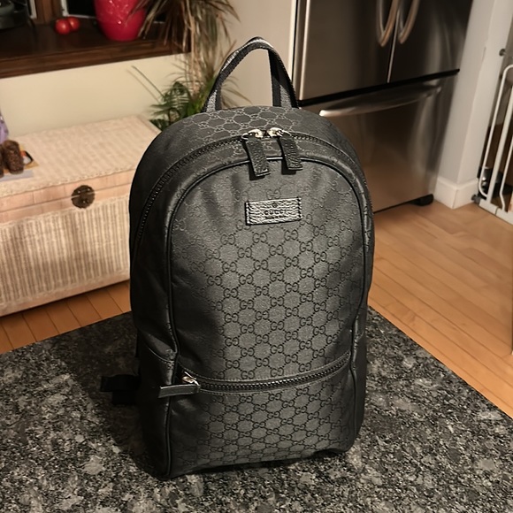 🦁 Gucci GG Monogram Backpack - Picture 1 of 17